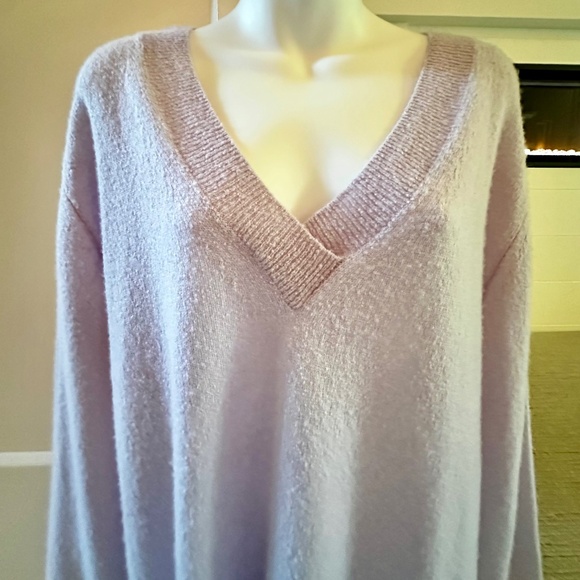 TWP Beautiful Soft Lavender V- Neck Cashmere Sweater  Sz M NEW!! $524 - Picture 2 of 4